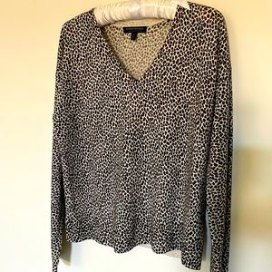 Banana Republic, V-Neck, fine merino wool ,animal print sweater. Size S